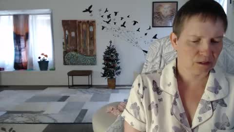 Aurora Willows online show from November 29, 2:42 pm