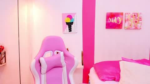 Snapshot of 15_scarlette chatting on December 30, 4:40 pm Scarlette online show from December 30, 4:40 pm