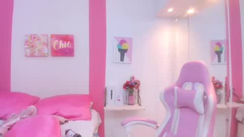 Snapshot of 15_scarlette chatting on January 24, 6:57 am Scarlette online show from January 24, 6:57 am