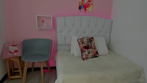 Snapshot of 18candy chatting on December 31, 3:42 pm 18candy online show from December 31, 3:42 pm