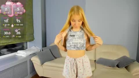 Kira online show from October 3, 5:54 pm