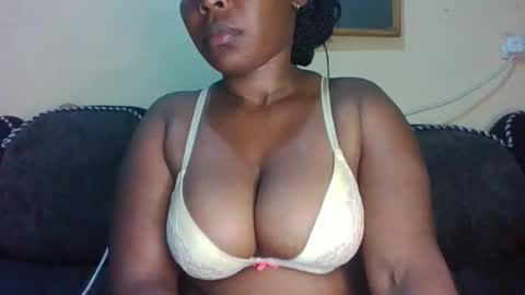 Snapshot of 1_sexybaby chatting on November 12, 6:30 pm 1_sexybaby online show from November 12, 6:30 pm