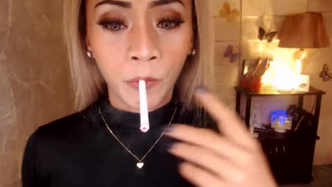 Snapshot of 1bigsurprise4you chatting on November 22, 7:24 pm angel online show from November 22, 7:24 pm