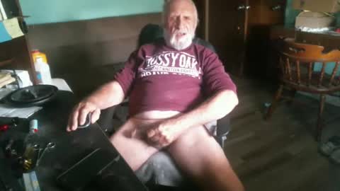 Snapshot of 1handyanddee chatting on December 30, 8:36 pm 1handyanddee online show from December 30, 8:36 pm