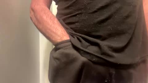 1hunglo412 online show from February 17, 5:37 am