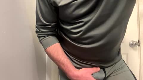 1hunglo412 online show from February 21, 4:57 am