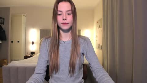 Lily 3 online show from December 2, 6:54 pm