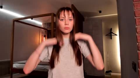 Lily 3 online show from February 27, 6:52 pm