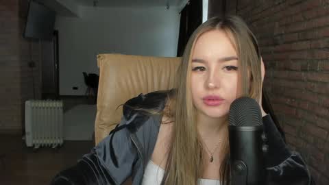 Amy  online show from February 6, 8:07 am