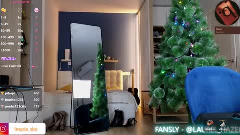 Snapshot of 1mari_01 chatting on January 13, 10:13 pm Marie online show from January 13, 10:13 pm