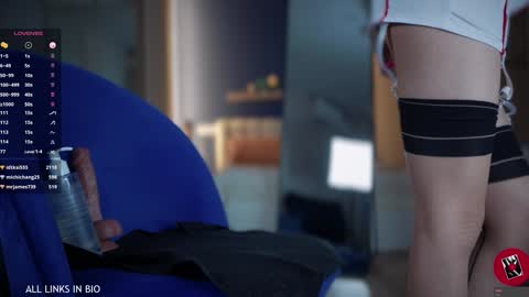 Snapshot of 1mari_01 chatting on February 2, 1:45 am Marie online show from February 2, 1:45 am