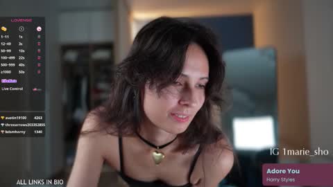 Snapshot of 1mari_01 chatting on September 24, 6:22 pm Marie online show from September 24, 6:22 pm