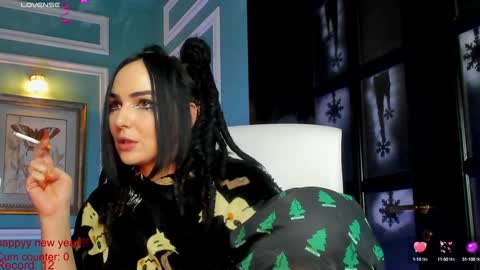 Moona  online show from December 31, 5:51 pm