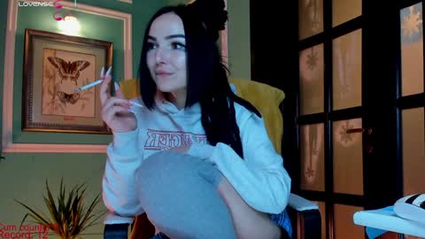 Moona  online show from January 22, 3:40 pm