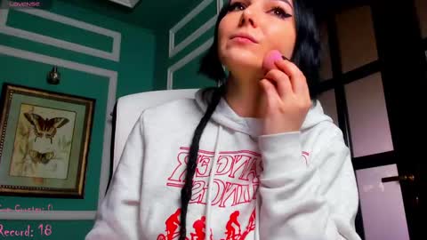 Moona  online show from February 15, 1:16 pm