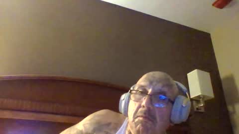 TheShyOne18 online show from April 21, 10:43 am