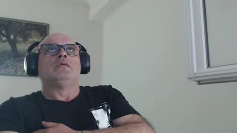 1rey online show from March 1, 11:50 am