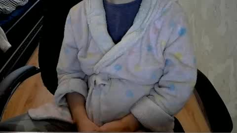 Snapshot of 1your_hot_girls chatting on December 8, 10:19 am 1your_hot_girls online show from December 8, 10:19 am