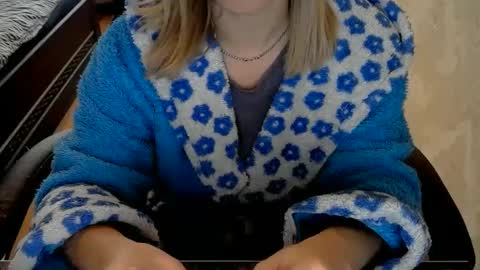 Snapshot of 1your_hot_girls chatting on March 2, 11:07 am 1your_hot_girls online show from March 2, 11:07 am