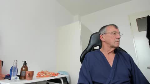 Henk online show from November 6, 11:33 am