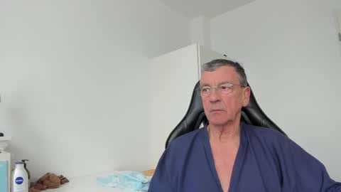 Henk online show from March 14, 11:15 am