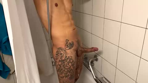 Snapshot of 2025rob chatting on November 5, 5:24 pm 2025rob online show from November 5, 5:24 pm