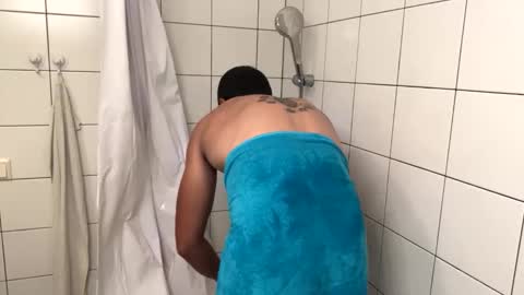 Snapshot of 2025rob chatting on November 10, 5:23 pm 2025rob online show from November 10, 5:23 pm