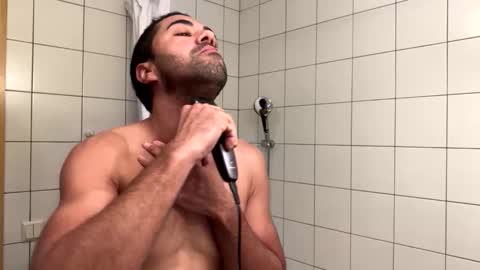 Snapshot of 2025rob chatting on December 21, 12:01 pm 2025rob online show from December 21, 12:01 pm