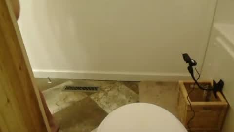 Snapshot of 20acresbub chatting on December 8, 3:56 pm 20acresbub online show from December 8, 3:56 pm