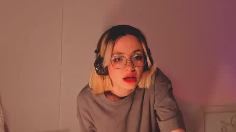 Snapshot of 2b_ chatting on February 24, 4:05 am Sasha weekend from 14 to 27 November online show from February 24, 4:05 am