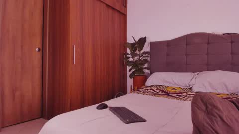 Snapshot of 2gays_1straight chatting on October 22, 7:35 pm David and Yoel online show from October 22, 7:35 pm