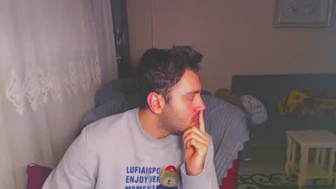 Snapshot of 2handsomeman chatting on January 10, 1:32 am Berk online show from January 10, 1:32 am