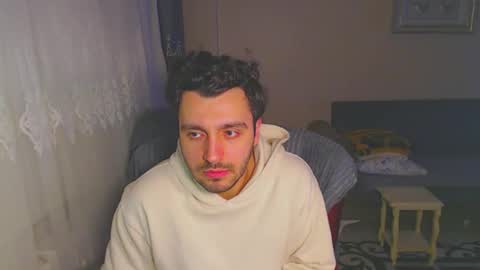 Snapshot of 2handsomeman chatting on January 15, 3:39 pm Berk online show from January 15, 3:39 pm