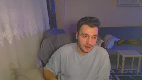 Snapshot of 2handsomeman chatting on January 31, 9:48 pm Berk online show from January 31, 9:48 pm