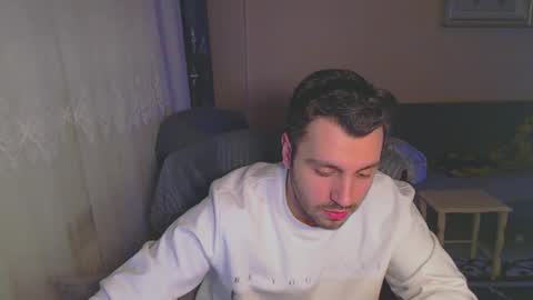 Snapshot of 2handsomeman chatting on February 5, 12:20 am Berk online show from February 5, 12:20 am