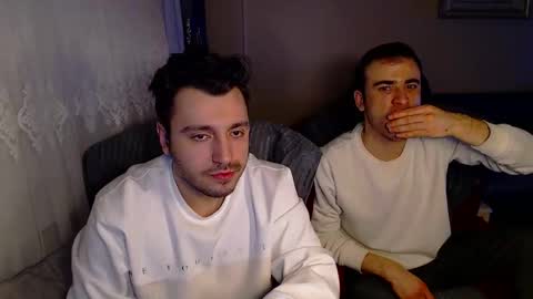 Snapshot of 2handsomeman chatting on February 7, 10:09 pm Berk online show from February 7, 10:09 pm