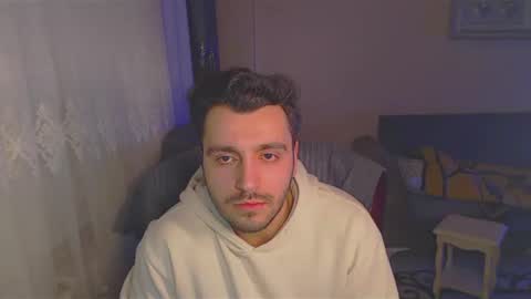 Snapshot of 2handsomeman chatting on February 10, 10:19 pm Berk online show from February 10, 10:19 pm