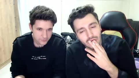 Snapshot of 2handsomeman chatting on February 16, 8:44 pm Berk online show from February 16, 8:44 pm