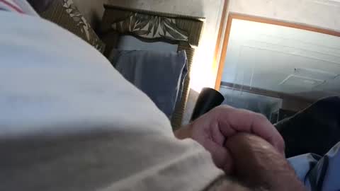 Snapshot of 2hard2handle14 chatting on December 18, 7:26 am 2hard2handle14 online show from December 18, 7:26 am