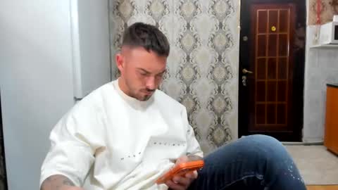 2sexymuscles online show from May 28, 8:17 pm
