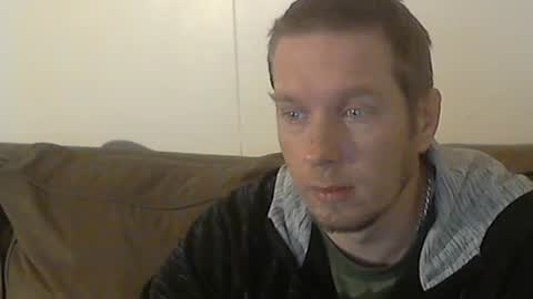 Snapshot of 2small4you83 chatting on December 6, 12:34 am 2small4you83 online show from December 6, 12:34 am