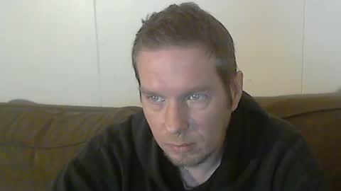 Snapshot of 2small4you83 chatting on December 23, 9:18 pm 2small4you83 online show from December 23, 9:18 pm