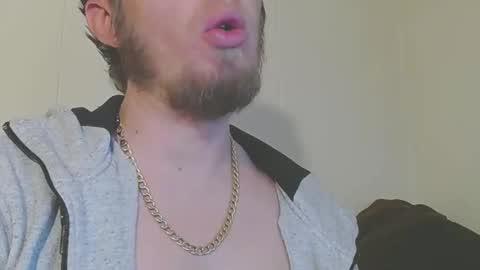 Snapshot of 2small4you83 chatting on February 10, 4:58 pm 2small4you83 online show from February 10, 4:58 pm