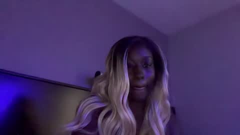 GamerBaddieLux online show from September 9, 8:08 pm