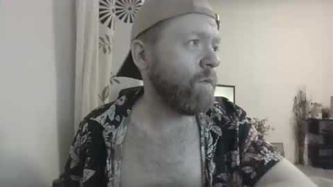 33UK online show from November 20, 7:46 pm