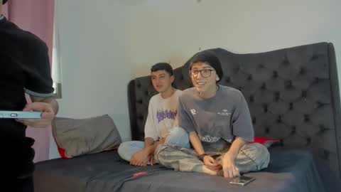 Guy 1  Guy 2  Guy 3. online show from November 18, 8:02 pm