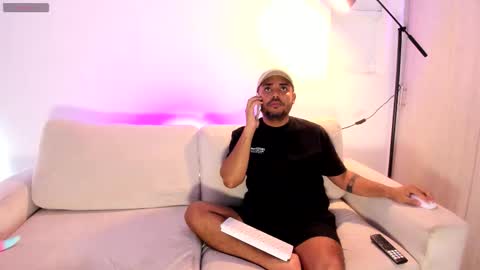 Snapshot of 3someunlocked chatting on November 3, 10:42 pm 3someunlocked online show from November 3, 10:42 pm