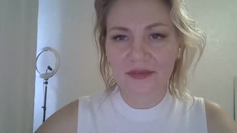 Snapshot of 3susie chatting on September 17, 8:05 am 3susie online show from September 17, 8:05 am