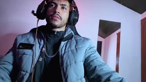 Snapshot of 3v1l_ chatting on November 5, 11:16 pm E V I L online show from November 5, 11:16 pm