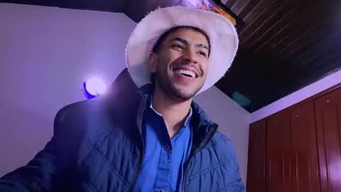 Snapshot of 3v1l_ chatting on January 10, 11:31 pm E V I L online show from January 10, 11:31 pm